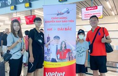越捷将首批中国台湾游客送往顺化市富牌机场新航站楼 