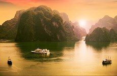 图表新闻：越南下龙湾--亚洲观赏日出日落的胜地之一
