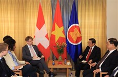 越南共产党代表团对瑞士进行工作访问