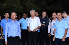 组图：新加坡总理李显龙欣赏河内夜景