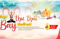 越捷航空与印度驻越南大使馆联合举行响应国际瑜伽日系列活动