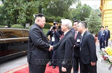 阮富仲为朝鲜最高领导人金正恩举行欢迎仪式