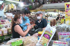 步入夏季旅游旺季    岘港零售市场热闹起来
