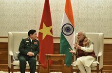印度总理纳伦德拉·莫迪会见越南国防部部长吴春历