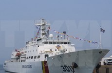 韩国海军两艘训练舰抵达金兰国际港