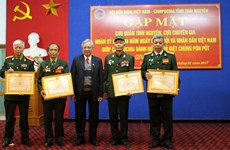 越南军队和人民协助柬埔寨摆脱种族灭绝制度38周年见面会在太原省举行