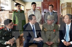 越南国家主席陈大光赴海防市给公安和海军战士拜年