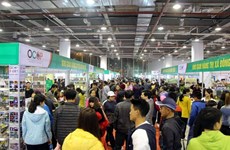 2017年“每个乡坊一个产品”展销会暨盆景花卉展在广宁省开幕