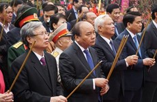 越南政府总理阮春福出席纪念玉回—栋多大捷228周年的栋多丘庙会