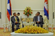 柬埔寨与老挝加强双边合作关系