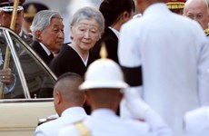 日本天皇明仁离开越南 前往泰国曼谷吊唁已故泰王蒲眉蓬
