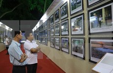 “黄沙和长沙群岛归属越南：历史证据和法律依据” 资料图片展在昆嵩省举行
