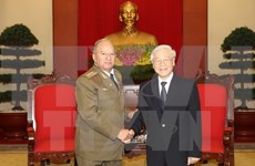 越共中央总书记阮富仲会见古巴革命武装力量部部长