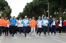 越南全国各地积极响应“全民健康奥林匹克长跑日”