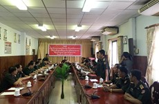 越南向2名老挝军官授予军事学博士学位证书