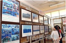 “黄沙和长沙归属越南：历史证据和法律依据” 资料图片展在庆和省举行