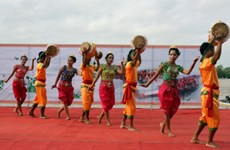 第11次安江省高棉族同胞文化体育与旅游节热闹开场