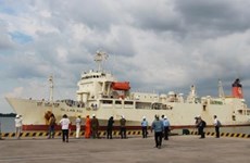 越南西贡新港迎来逾6200吨货轮