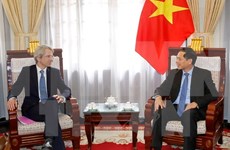 法国承诺支持越南与欧盟加强全面合作关系