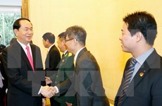 越南国家主席陈大光探访越南驻华大使馆