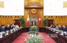 越南政府总理阮春福会见缅甸上议院议长曼温凯丹