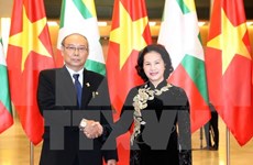 缅甸议会上院议长圆满结束对越南的正式访问