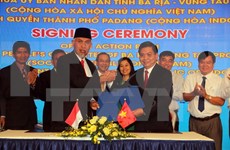越南巴地头顿省与印尼巴东市加强合作