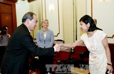 阮善仁同志会见加拿大驻越南大使平·基特尼克尼