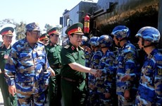 越南国防部部长吴春历到海军军种考察调研