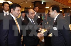 越南政府总理阮春福与日本信息技术企业举行座谈会
