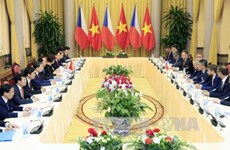 越南国家主席陈大光与捷克总统米洛什·泽曼举行会谈