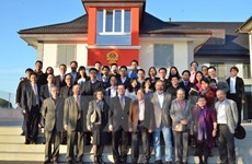 旅居瑞士越南青年知识分子大力推动越瑞两国教育培训和科学研究合作