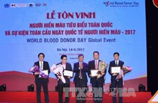 越南全国优秀无偿献血者表彰会在河内举行