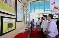 “黄沙与长沙归属越南——历史证据和法律依据”地图与资料展在广平省举行