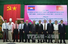 越柬建交50周年见面会在同塔省举行