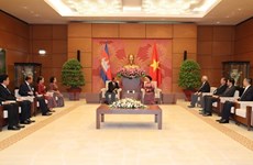 柬埔寨国会主席韩桑林圆满结束访越之旅