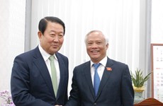 越南国会副主席汪周刘访问韩国