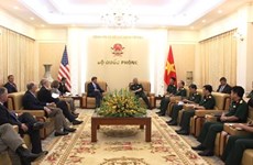 越南副防长阮志咏会见美国和韩国客人