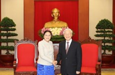 越共中央总书记阮富仲会见老挝国会主席巴妮•雅陶都