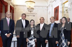 阮春福总理会见荷兰部分协会和知名企业高层
