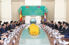 越共中央总书记阮富仲会见柬埔寨首相洪森