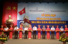 “越南的黄沙与长沙——历史证据和法律依据”资料地图展在承天顺化省举行