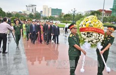 旅柬越南人举行活动 缅怀在柬牺牲的越南志愿军