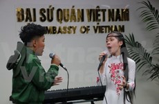 越南才艺小精灵在新西兰推广越南文化