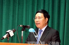 越南政府副总理兼外长范平明率团出席在菲举行的第50届东盟外长会议