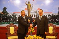 胡志明市与老挝各地深化合作