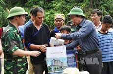 越南国会副主席冯国显亲切慰问木江界灾区人民
