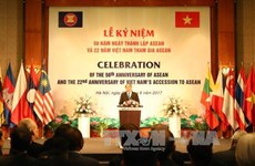 东盟成立50周年暨越南加入东盟22周年纪念庆典在河内举行 阮春福总理出席并致辞
