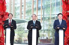 政府总理阮春福发布首个越南品牌汽车生产项目开工令