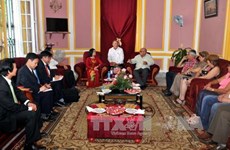 越南祖国阵线代表团访问古巴